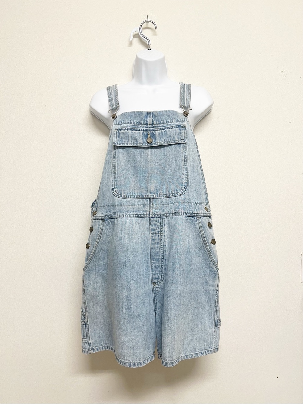 Honors Womens Vintage 90s Y2K Light Wash Denim Carpenter Utility Short Overalls